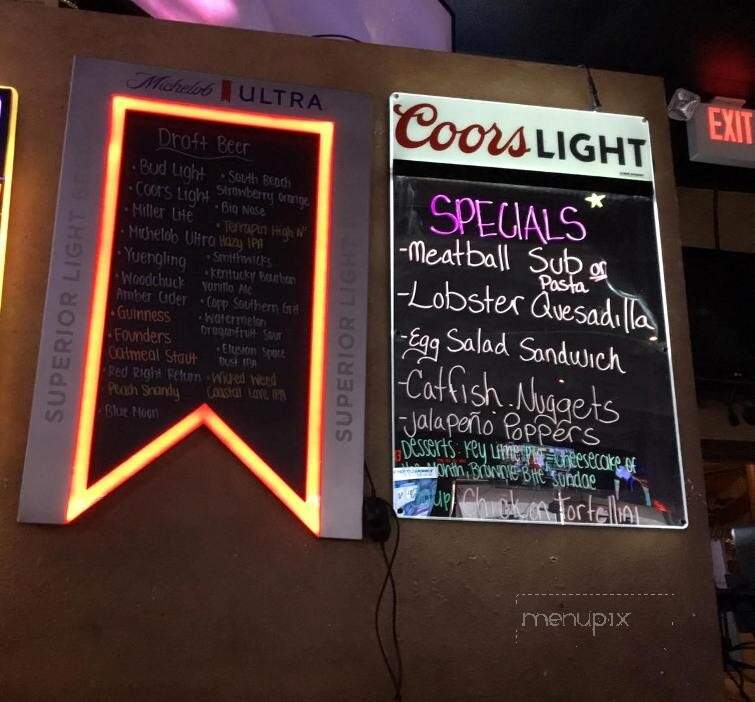 Lollygaggers Sports Pub & Grill - Crystal River, FL