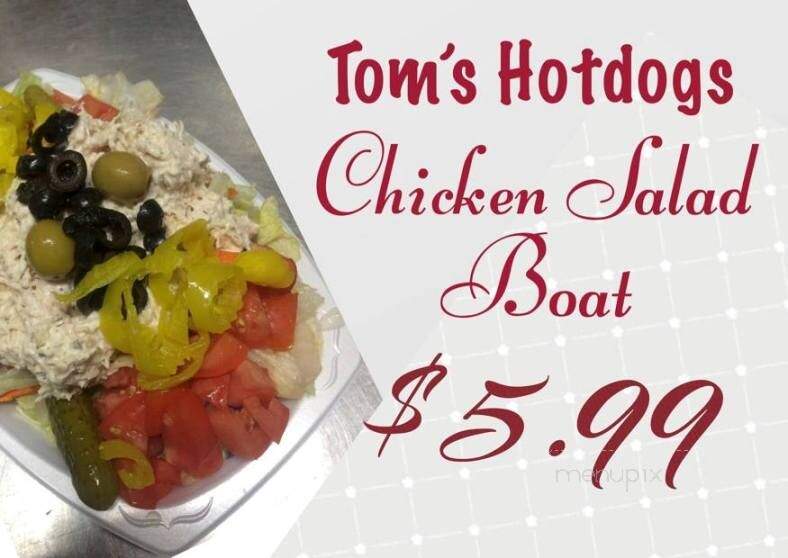Tom's Hot Dogs - Panama City, FL
